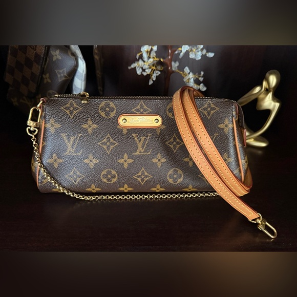 Louis Vuitton Handbags - Authentic Louis Vuitton Monogram Eva Clutch/Wristlet/Shoulder/Crossbody Bag